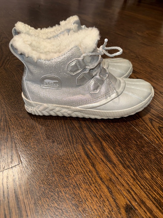 Shoes - DISNEY X SOREL WOMEN’S OUT ‘N ABOUT FROZEN 2 BOOT Silver Size: US 7.5